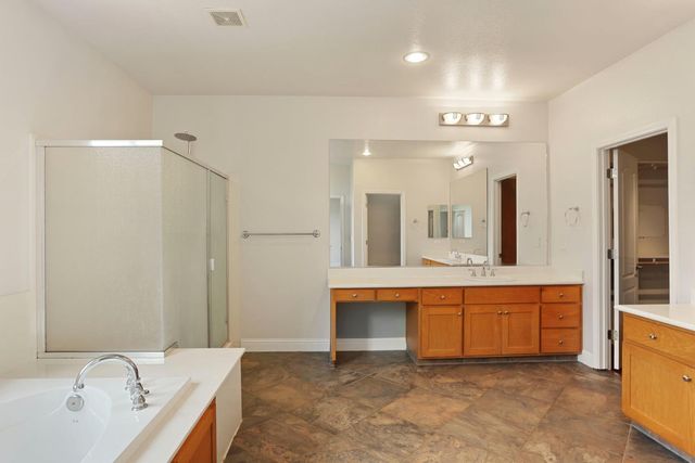 574 Mustang Dr, Oakdale, CA 95361
