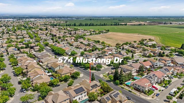 574 Mustang Dr, Oakdale, CA 95361