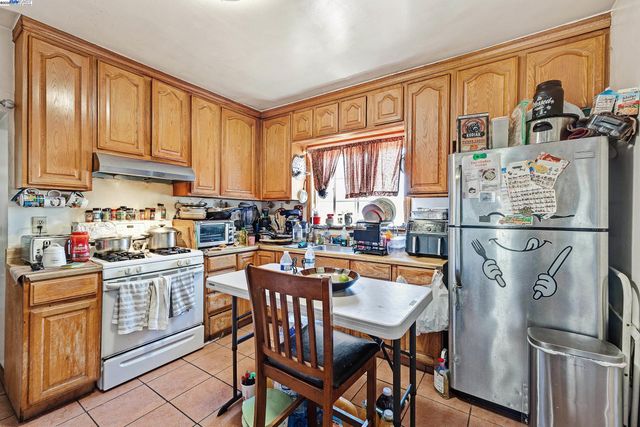 2309 High St, Oakland, CA 94601