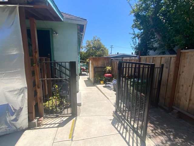 2309 High St, Oakland, CA 94601