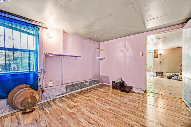 2309 High St, Oakland, CA 94601