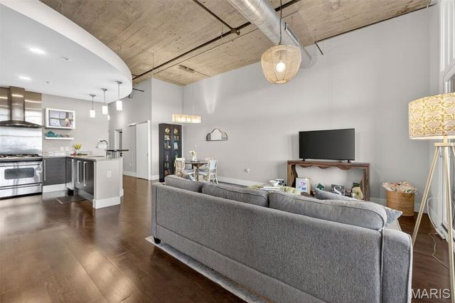 4100 Forest Park Avenue 414, St Louis, MO 63108