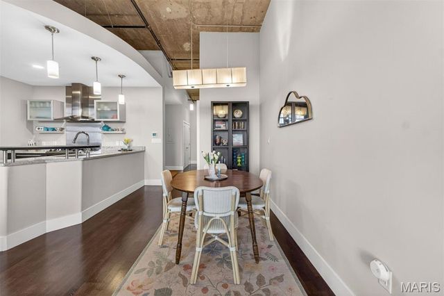 4100 Forest Park Avenue 414, St Louis, MO 63108
