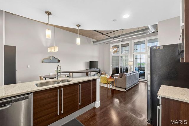 4100 Forest Park Avenue 414, St Louis, MO 63108