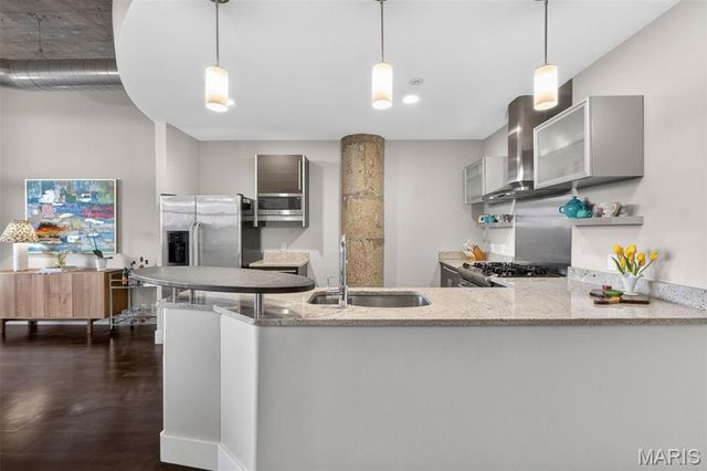 4100 Forest Park Avenue 414, St Louis, MO 63108