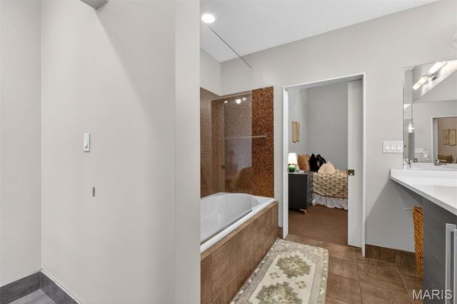 4100 Forest Park Avenue 414, St Louis, MO 63108