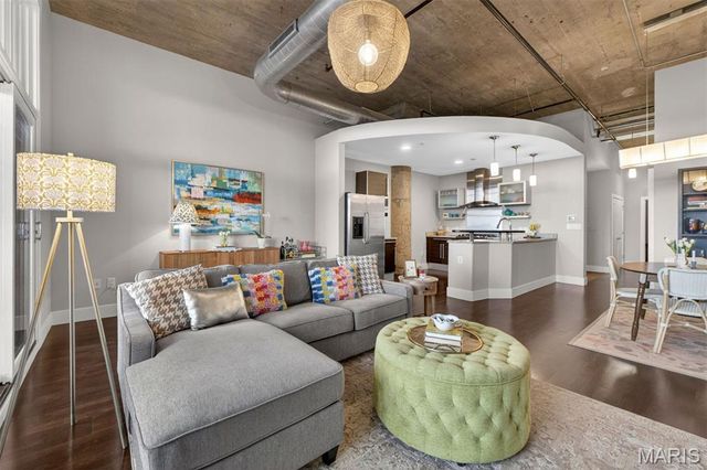 4100 Forest Park Avenue 414, St Louis, MO 63108