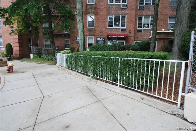 2 Sadore Lane 5E, Yonkers, NY 10710