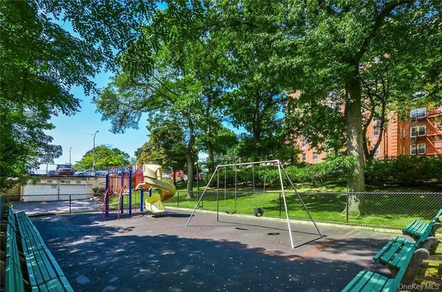 2 Sadore Lane 5E, Yonkers, NY 10710