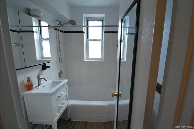 2 Sadore Lane 5E, Yonkers, NY 10710