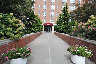 2 Sadore Lane 5E, Yonkers, NY 10710