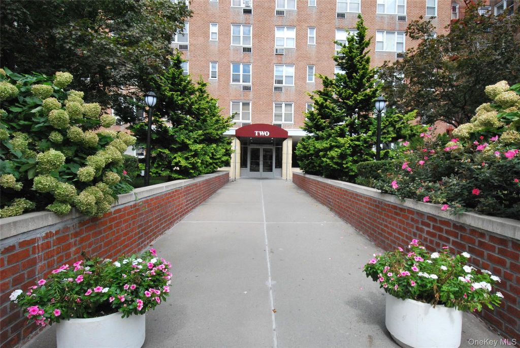 2 Sadore Lane 5E, Yonkers, NY 10710
