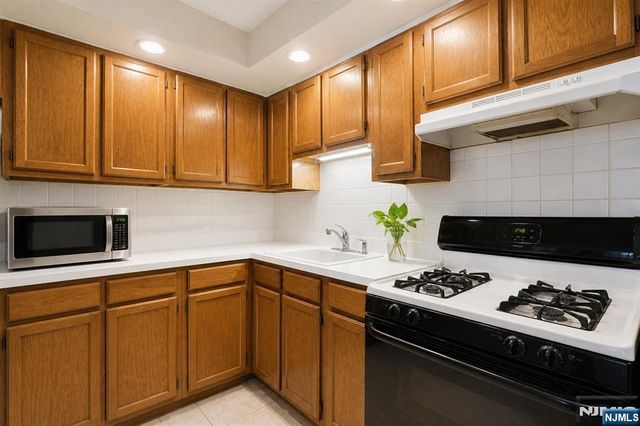 9123 Newkirk Avenue, North Bergen, NJ 07047