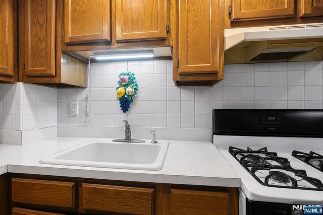9123 Newkirk Avenue, North Bergen, NJ 07047