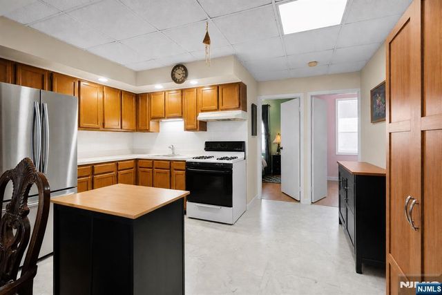 9123 Newkirk Avenue, North Bergen, NJ 07047