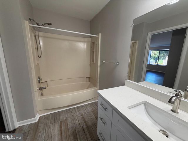 4306-A ABERDEEN DR, Mount Laurel, NJ 08054