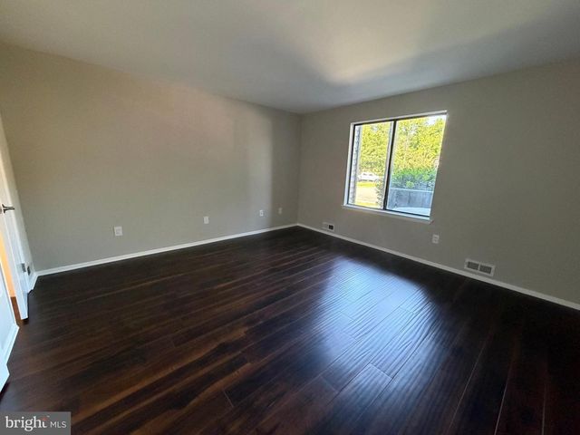4306-A ABERDEEN DR, Mount Laurel, NJ 08054