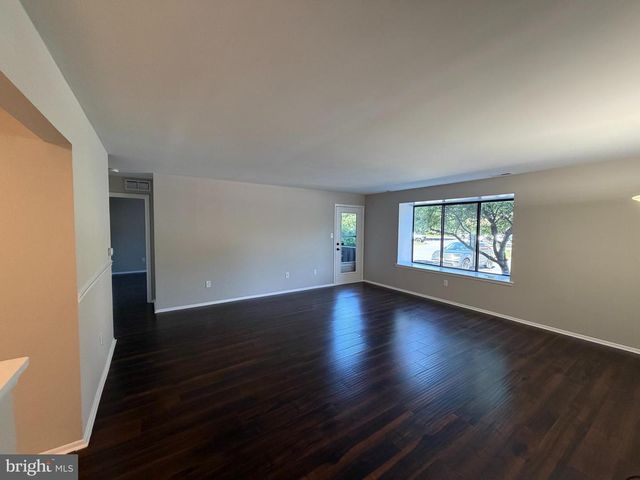 4306-A ABERDEEN DR, Mount Laurel, NJ 08054