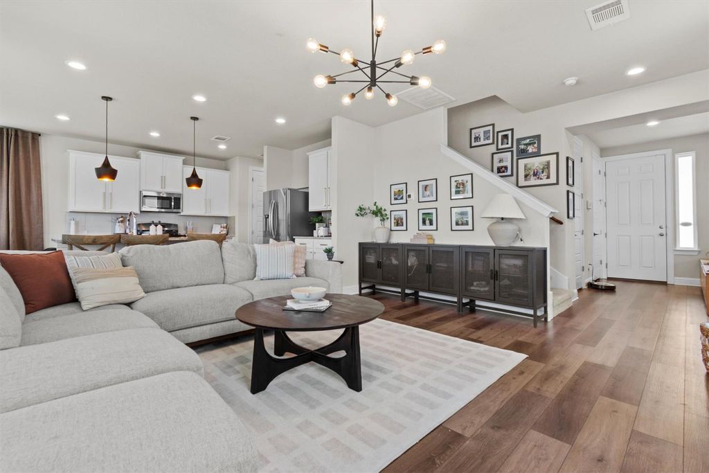 324 Gaida LOOP, Georgetown, TX 78628