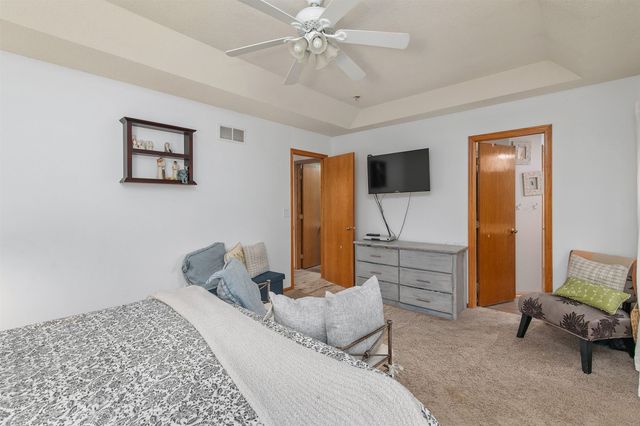 304 E 14th Place, Indianola, IA 50125