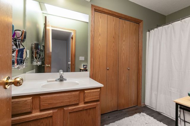 304 E 14th Place, Indianola, IA 50125