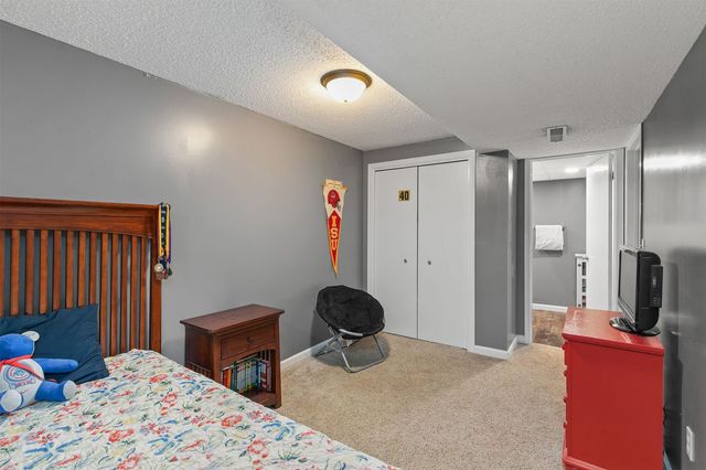 304 E 14th Place, Indianola, IA 50125