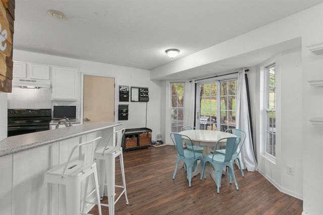 304 E 14th Place, Indianola, IA 50125