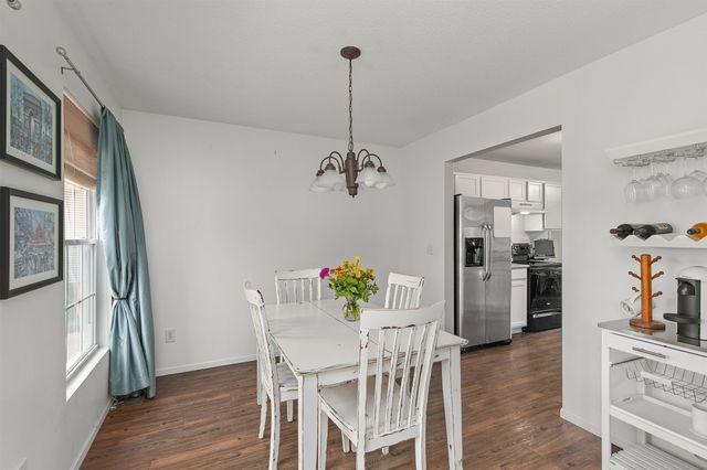 304 E 14th Place, Indianola, IA 50125