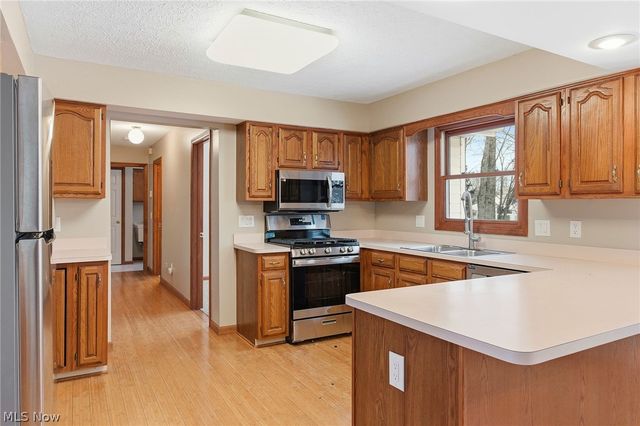 6269 Tourelle Drive, Highland Heights, OH 44143