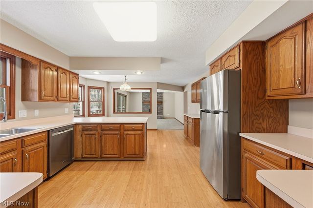 6269 Tourelle Drive, Highland Heights, OH 44143