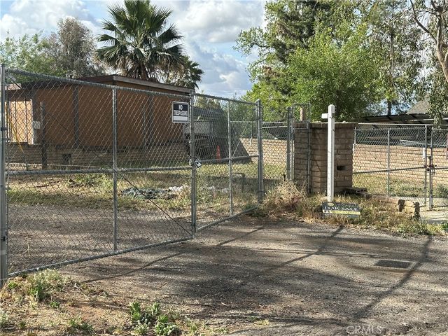 425 ARROWHEAD AVE, San Bernardino, CA 92404