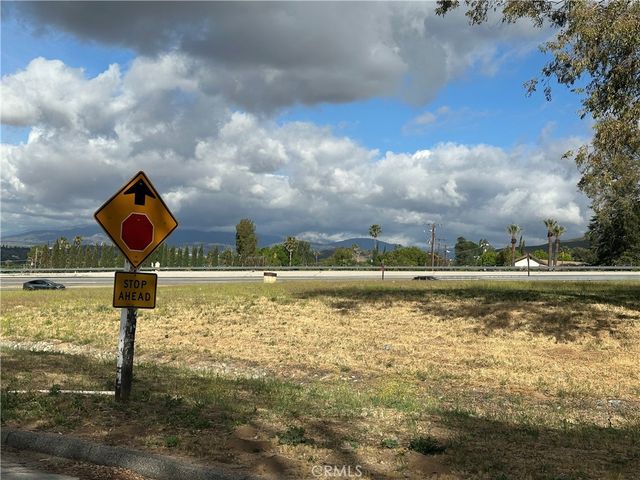 425 ARROWHEAD AVE, San Bernardino, CA 92404