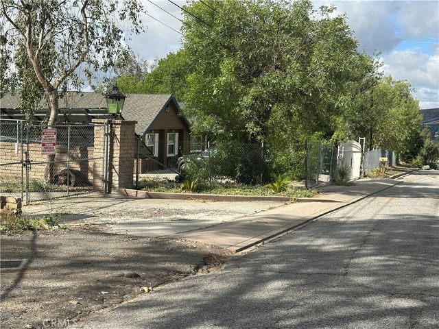 425 ARROWHEAD AVE, San Bernardino, CA 92404
