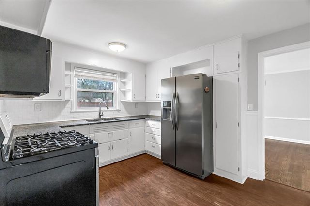 7617 Antioch Road, Overland Park, KS 66204