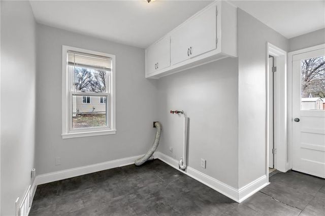 7617 Antioch Road, Overland Park, KS 66204