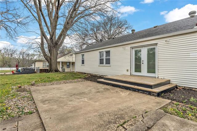 7617 Antioch Road, Overland Park, KS 66204
