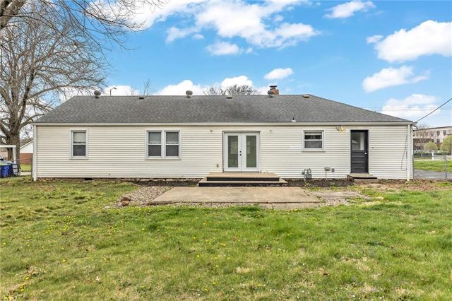 7617 Antioch Road, Overland Park, KS 66204