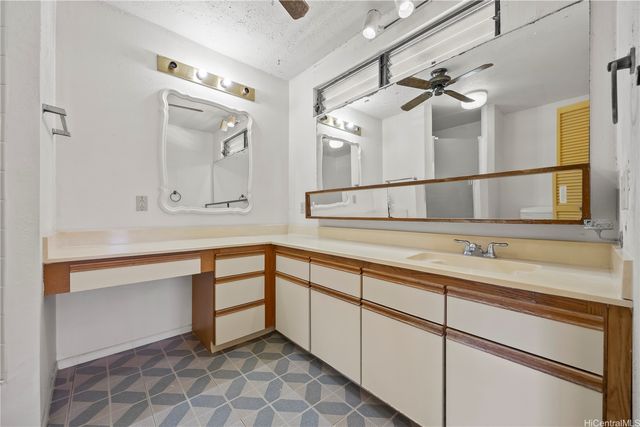 742 Mokapu Road, Kailua, HI 96734