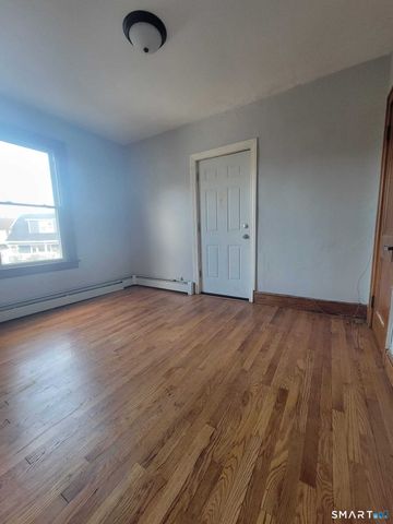 1048 Broad Street 2B, Meriden, CT 06450