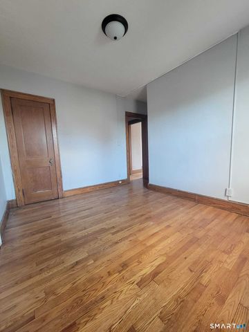 1048 Broad Street 2B, Meriden, CT 06450
