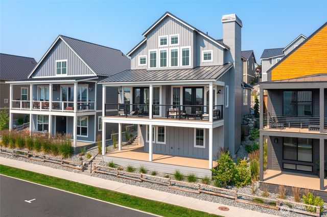 259 Bobcat Lane, Chelan, WA 98816