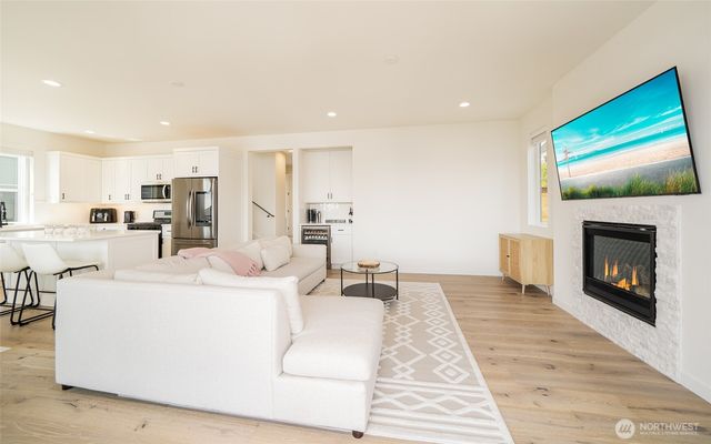 259 Bobcat Lane, Chelan, WA 98816