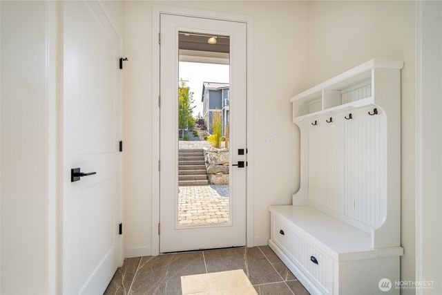 259 Bobcat Lane, Chelan, WA 98816