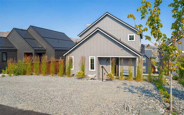 259 Bobcat Lane, Chelan, WA 98816