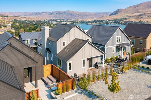 259 Bobcat Lane, Chelan, WA 98816