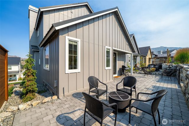 259 Bobcat Lane, Chelan, WA 98816