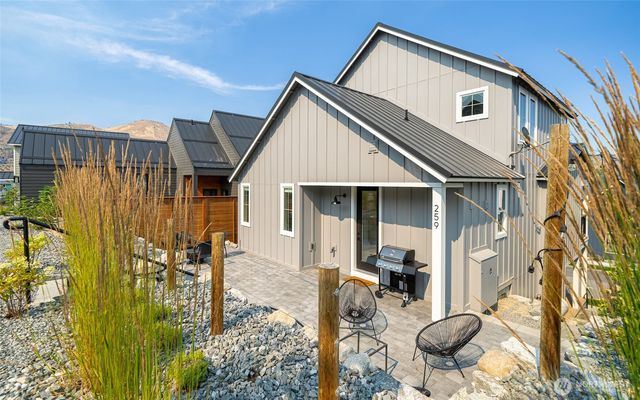 259 Bobcat Lane, Chelan, WA 98816
