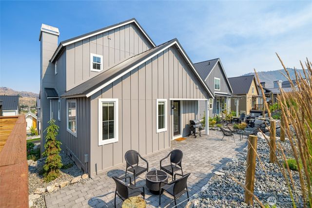 259 Bobcat Lane, Chelan, WA 98816