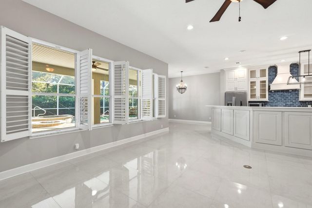 24 N PARK CIRCLE, Palm Coast, FL 32137