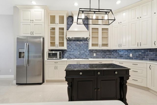 24 N PARK CIRCLE, Palm Coast, FL 32137